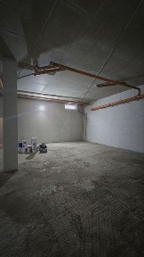 Цоколь з окремим входом в аренду 175м²