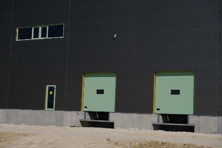 Оренда нового складу 654 м² з рампою в ЛЦ PERETYN (поряд з митницею) у Львові