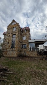 Будинок на Петропавлівській Борщагівці на ділянці 14 соток.