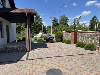 Будинок в Елітному місці м. Володарка, який будували для себе, а не на продаж