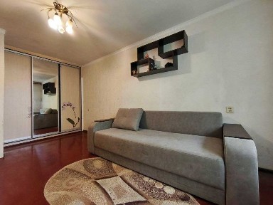 Затишна 2 кімнатна квартира 49 м2 з косметичним ремонтом район Рокосовського (SP)
