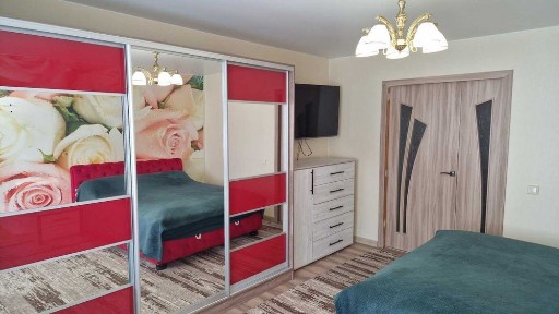 Продам трьохкімнатну квартиру