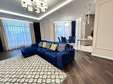 Оренда преміальної 3-кімнатної квартири 158 м² у ЖК PecherSKY | Дизайнерський ремонт | 2 паркомісця | Без комісії
