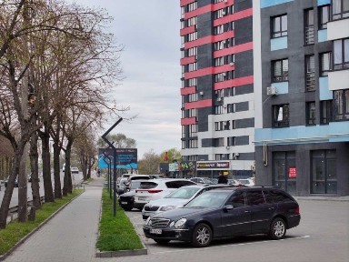 Оренда фасадних приміщень у новобудові Стоград