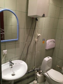 Інвестиційна угода: продаж ТОВ з портфелем нерухомості (~2400 м²) обмін на автомобіль
