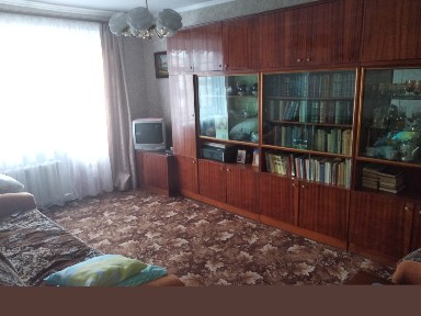 Продаж 3-кімнатної квартири 62.3 м², Спартака 16