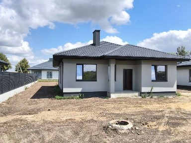 Продається просторий будинок з терасою у Луцькому районі с. Боратин 108 м² + велика ділянка 7,5 сот.