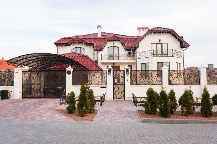 Шикарний будинок в Совіньйоні | 15 соток землі | 712 m2