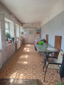 Продам каменный дом в центре Троицкого