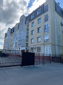 Продам видовую двухкомнатную квартиру в центре города