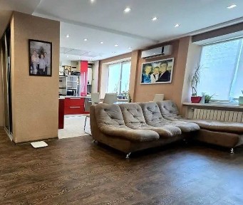 Продам 3-к квартиру в кирпичной высотке, низ пр. Мазепы / Караваева