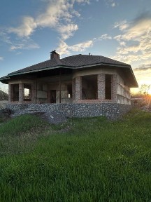 Будинок (коробка) 130 м² + цоколь 83 м² біля ставка | 5 хв до Полтава | 16 соток