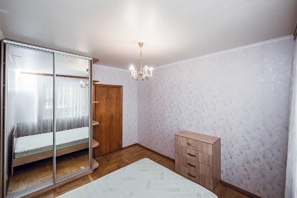 Продаж квартири на Нивках
