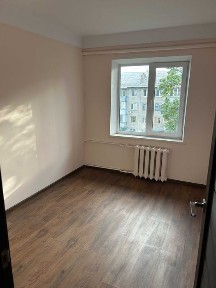 Продаж невеликої двокімнатної квартири на вул. Чорних Запорожців, 9 (Воскресенка), Власник, новий ремонт