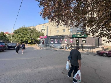 Продаж торгового/комерц приміщення поруч з залізничним вокзалом Клена