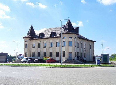Продаж фасадної будівлі 1200 м² на міжнародній трасі, Вінницька обл.