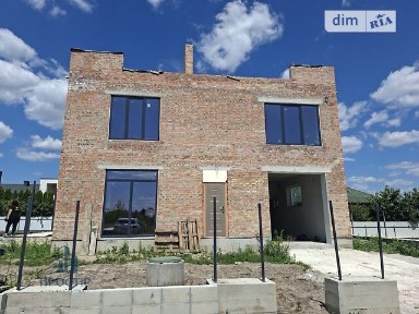 Продаж 2 поверхового будинку з гаражем і ділянкою на 6 соток, 170 кв. м, 4 кімнати, на вул. Єдності • ID 34568340
