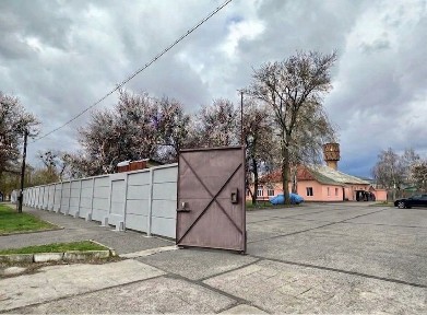 Центр міста. Комерційна нерухомість з територією.