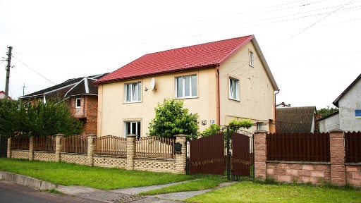 Продаж 2 пов. будинку 210 м2 в районі вул. Львівської.