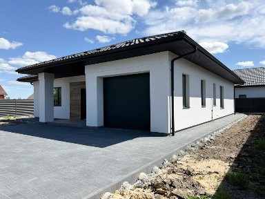 Продаж простого та затишного будинку 145 м² з гаражем і газом!
