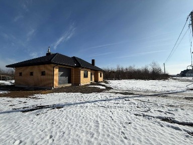 Сучасний будинок преміум-якості для комфортного життя на просторій ділянці 24 сотки