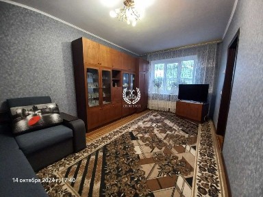 Продам 4-х кімнатну квартиру в Чернігові ( вул. Незалежності)