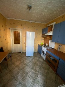 Від власника ! Продам велику 1к квартиру 48 м2. Проспект Свободи 14/3. Вискоий перший поверх !