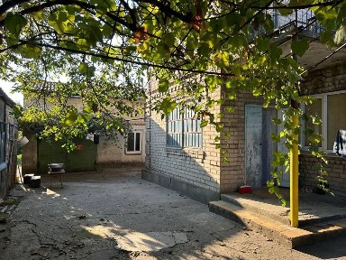 Продаж будинку 110м² вул Січеславська 92 Заводський р-н, ділянка 10 соток, газ бойлер гараж, 2 поверхи літня кухня