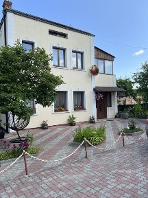 Гарний просторий будинок с. Великі Грибовичі