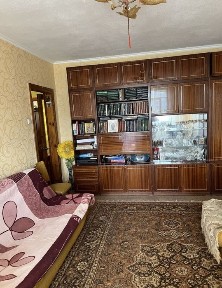 Продам 3-кімнатну квартиру. 11 мікрорайон. Лівий берег.