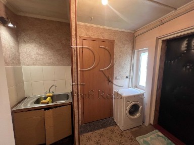 Оренда половини будинку 36 кв. м. біля метро Бориспільська