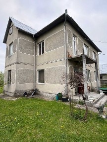 Продається великий двоповерховий будинок у Глибоці