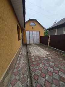Продаж будинку в р-ні Кемпінг з гаражем і підвалом