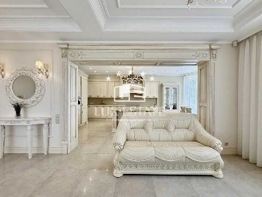 Продажа дома с бассейном с новым ремонтом в стиле 