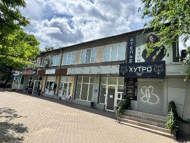 Пр. Миру приміщення 389 кв. м. фасад здано в оренду