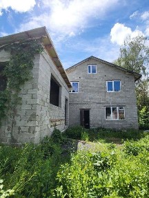 Продається Будинок на 2 сім'ї + гостьовий дом. Приватизована земля. Поруч парк Івана Франка та центр міста Н
