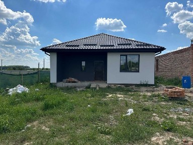 Продаж одноповерхового будинку в Луці-Мелешківській