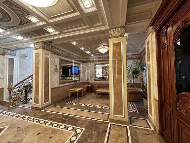 Продаж офісної будівлі класу В у центрі Києва на Володимирській без комісії