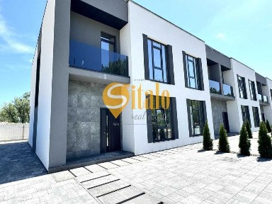 Продаж 2 поверхового таунхауса з ділянкою на 2 сотки, 125 кв. м, 5 кімнат, на вул. 55-а Садова • ID 32137422