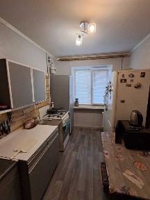 В продажу 3к квартира з косметичним ремонтом