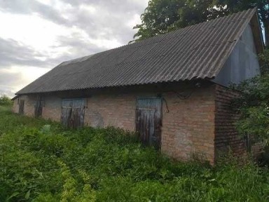 Будинок в центрі села Козлиничі біля клубу