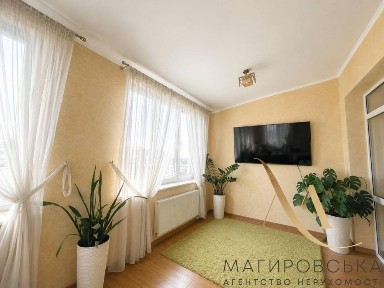 Продаж 3 кімн квартири в новобудові. Ближній центр