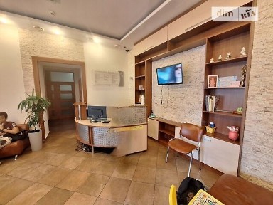 Фасадне приміщення 68 м² у Центрі (біля Стометрівки) • 2 входи • Без комісії