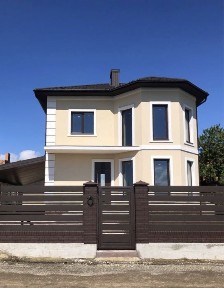 Продається 2-поверховий будинок у Великому Кучурові