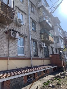 Продам 2 суміжних кабінети по вул. 29 Вересня, центр