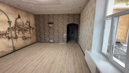 Приміщення 40 м² «під ключ» м. Чернігів у центрі (Червона площа). 1 поверх, окремий вхід. ПЕРША ЗДАЧА