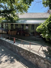 Продажа окремо розташовану будівлю