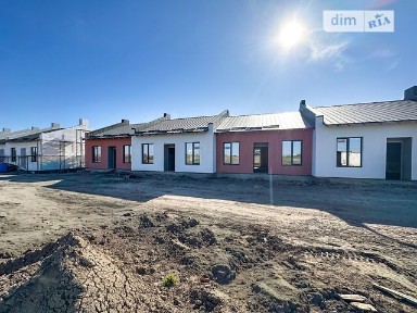 Продаж 1 поверхового таунхауса з ділянкою на 3.5 сотки, 84 кв. м, 3 кімнати, на мас. Фруктовий • ID 33959465
