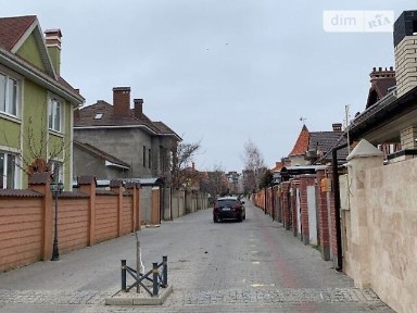 Продаж 2 поверхового таунхауса з ділянкою на 1.8 сотки, 227 кв. м, 4 кімнати, на вул. Віденська • ID 33886045
