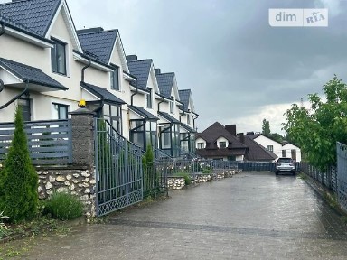 Продаж 2 поверхового таунхауса 136 кв. м, 3 кімнати, на вул. Комерційна • ID 33863134